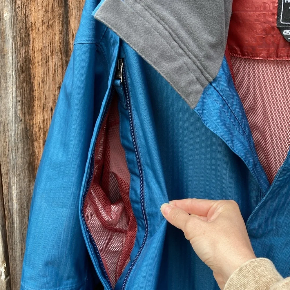 The North Face Men’s outdoor ski jacket size XL blue